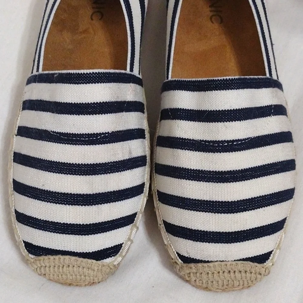 Vionic Valeri Striped Espadrilles Womens Slip-On Beach Flats US 6.5 Arch Support
